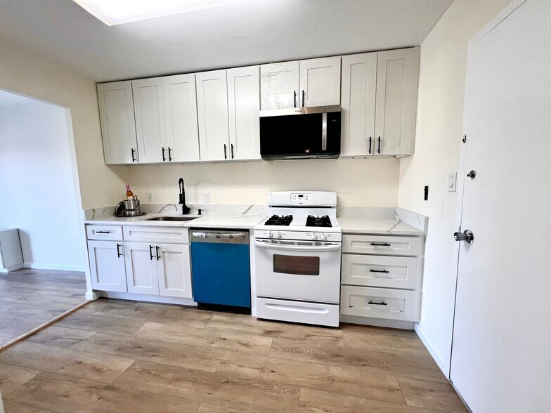 Building Photo - 1111 University Blvd W