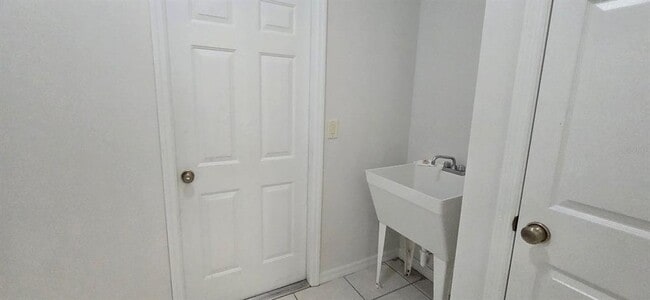 Building Photo - 4296 SW 98th St