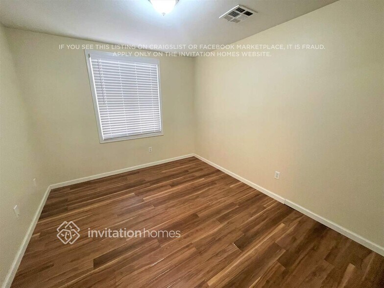 Building Photo - 4084 E Windsor Dr