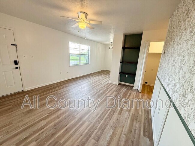 Building Photo - 506 11th St N