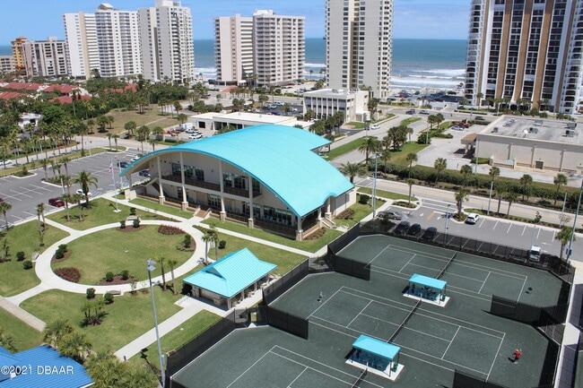 Building Photo - 1 Oceans W Blvd