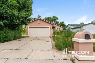 Building Photo - 4650 Dooley Way
