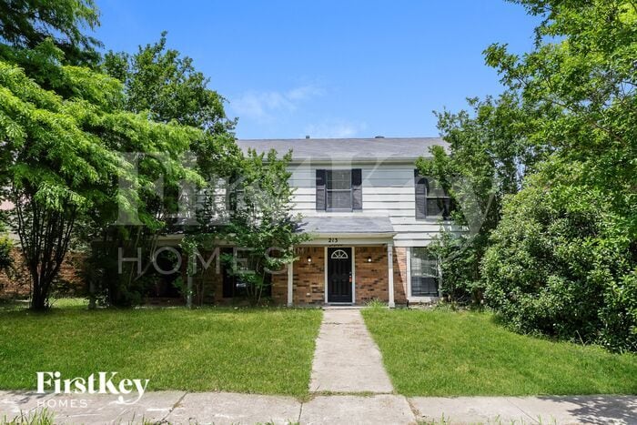 Primary Photo - 213 Ripplewood Dr