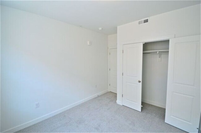 Building Photo - 8373 Iris Lumi Ln