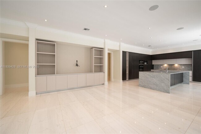 Building Photo - 680 Destacada Ave