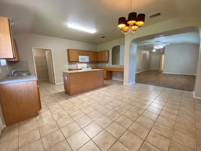 Building Photo - 132 Dove Song Dr