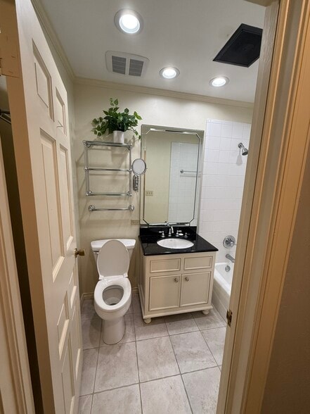 BATHROOM 2 - 6507 Avondale Dr