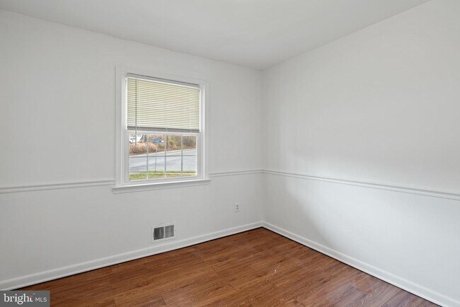 Building Photo - 7515 Pleasant Way