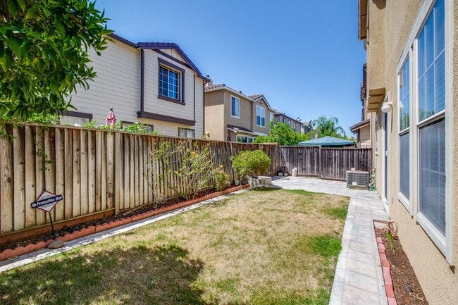 Building Photo - Spacious 4-Bedroom Home on Private Cul-De-...