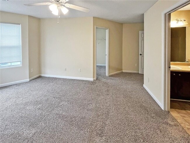 Building Photo - 4913 Sierra Way