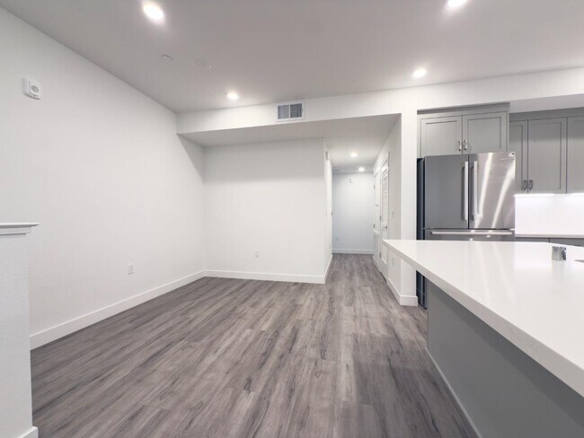 Building Photo - 1303 Besra Ter