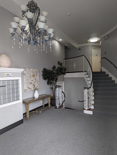 Building Photo - 7323 Winnetka Ave