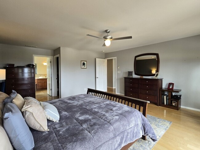 Building Photo - Beautiful Quemazon Home (5085 Alegria)