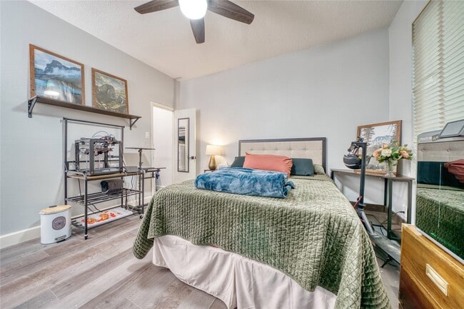 Building Photo - 7606 Portal Dr