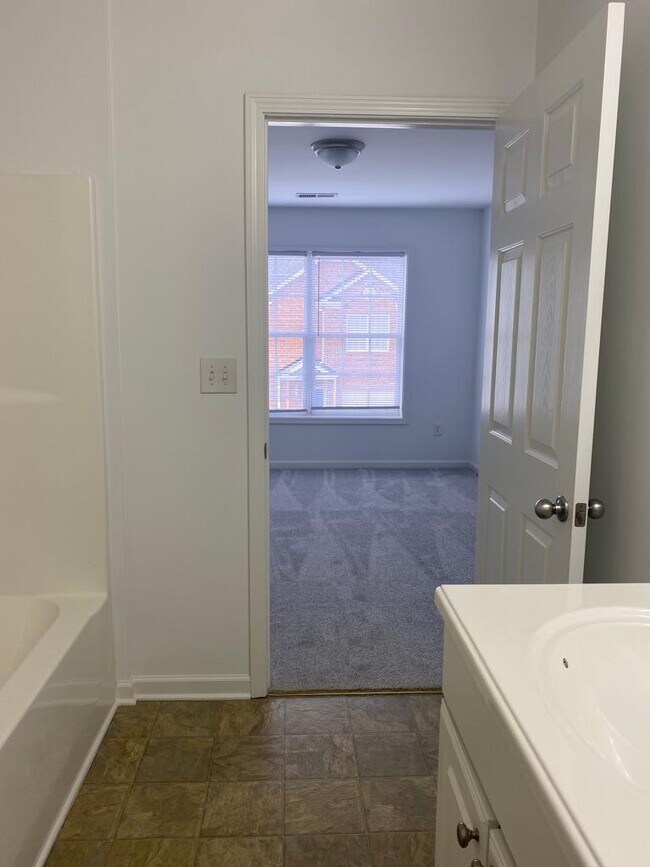 Building Photo - 110 Marbella Cir