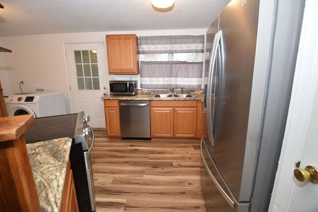 Building Photo - East side of South Bend 3 bedroom, 1.5 bat...