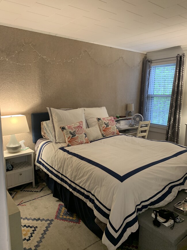 Larger bedroom - 207 Andover St