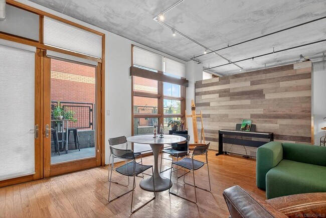 Building Photo - 877 Island Ave