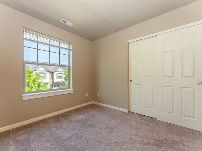 Building Photo - 20713 SW Sister Ln