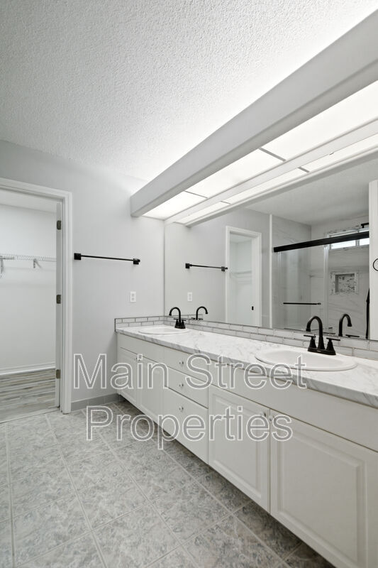 Building Photo - 9075 Caribbean Dr
