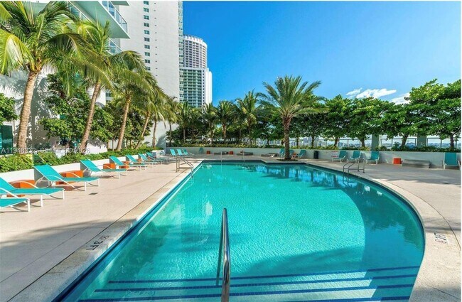 Building Photo - 1900 N Bayshore Dr