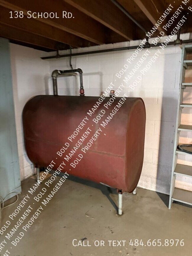 Building Photo - 138 School Rd