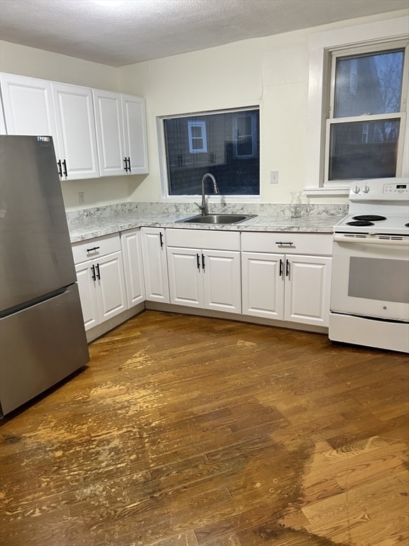 Building Photo - 49 R Siren St