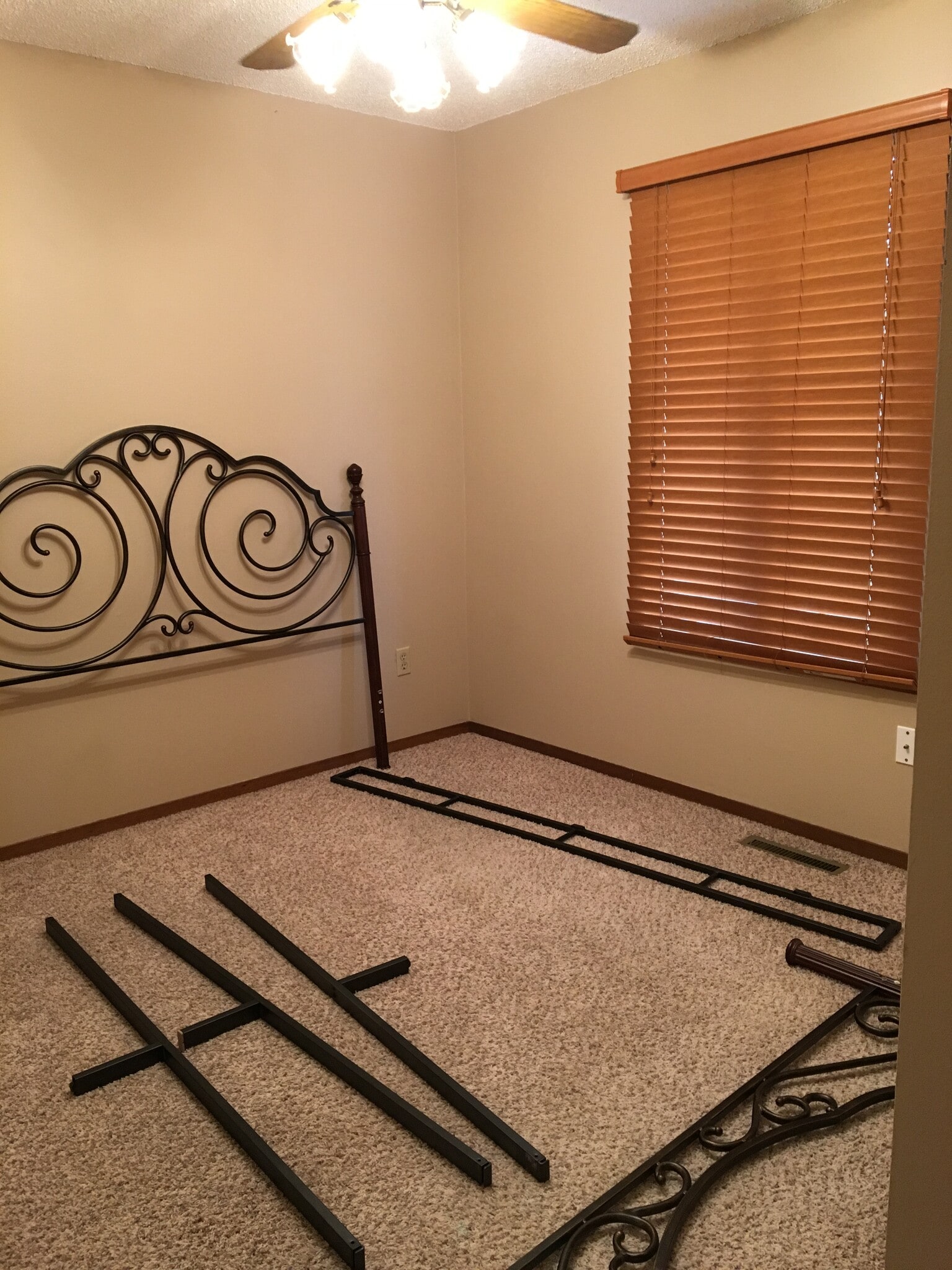 Building Photo - 1843 Hollywood Ct