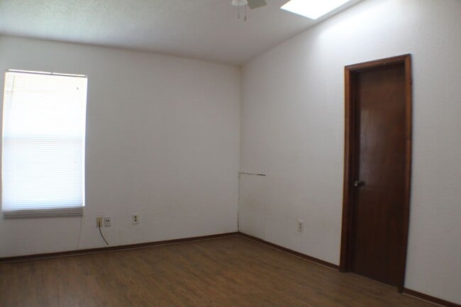Building Photo - 4714 Creek Ct