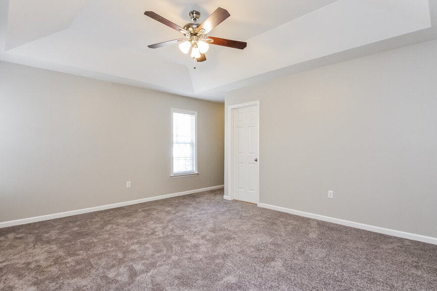 Building Photo - 305 Occidental Dr