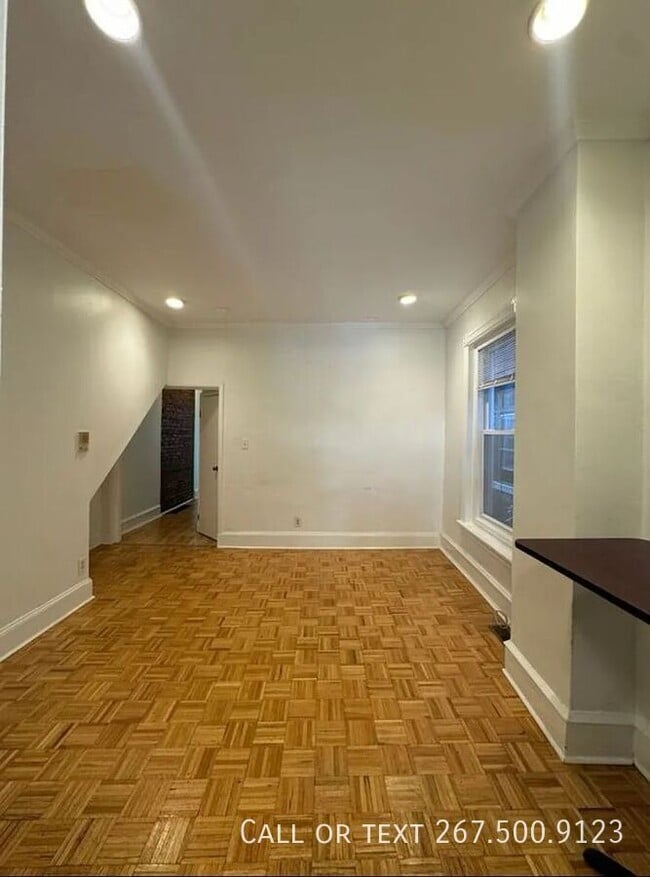 Building Photo - 236 Buckingham Pl