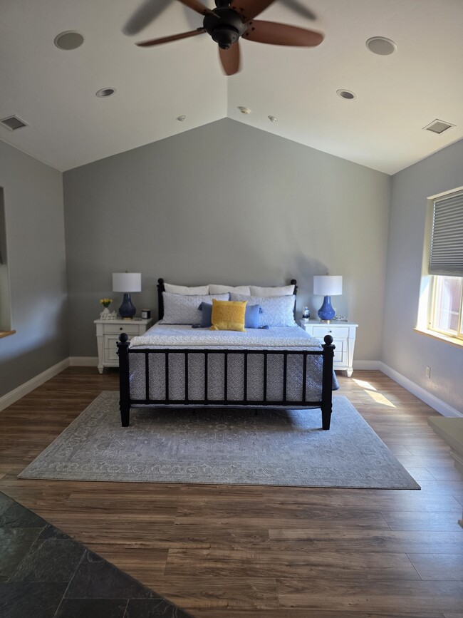 Building Photo - 3209 Silver Fox Dr