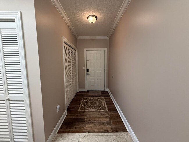 Building Photo - 5 Laguna St