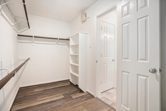 Building Photo - 1195 Quarterhorse Dr
