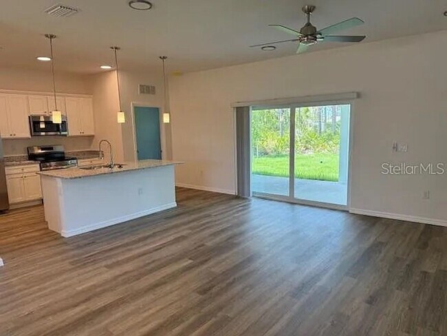 Building Photo - 19 Santa Marta St