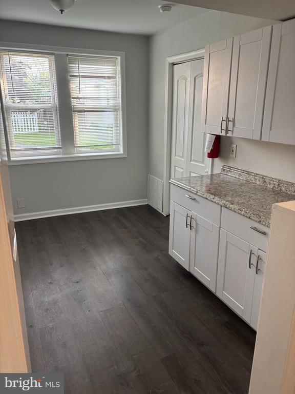 Building Photo - 708 Hartford Ct