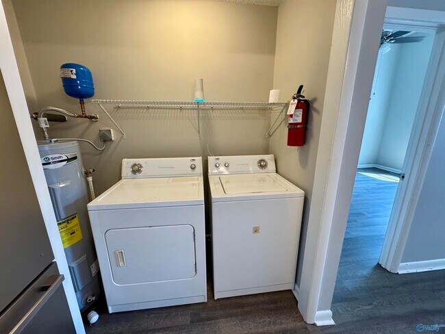 Building Photo - 3702 Squaw Valley Dr SW