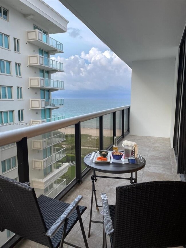 Building Photo - 9455 Collins Ave