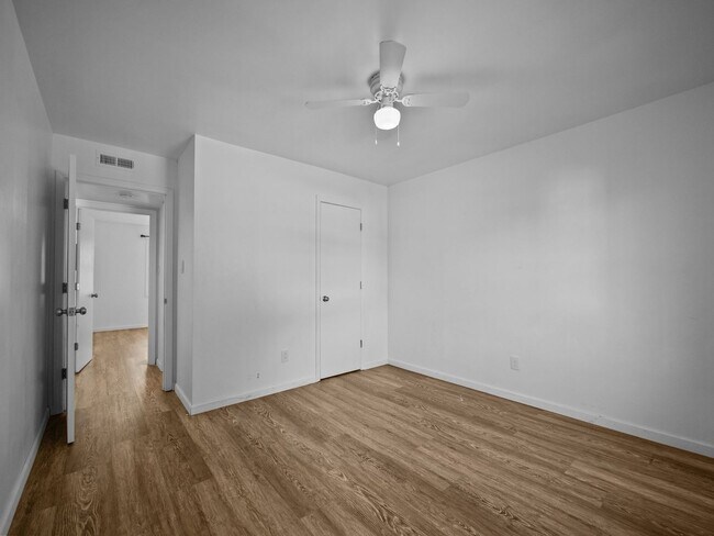 Building Photo - 110 Ravenwood Dr