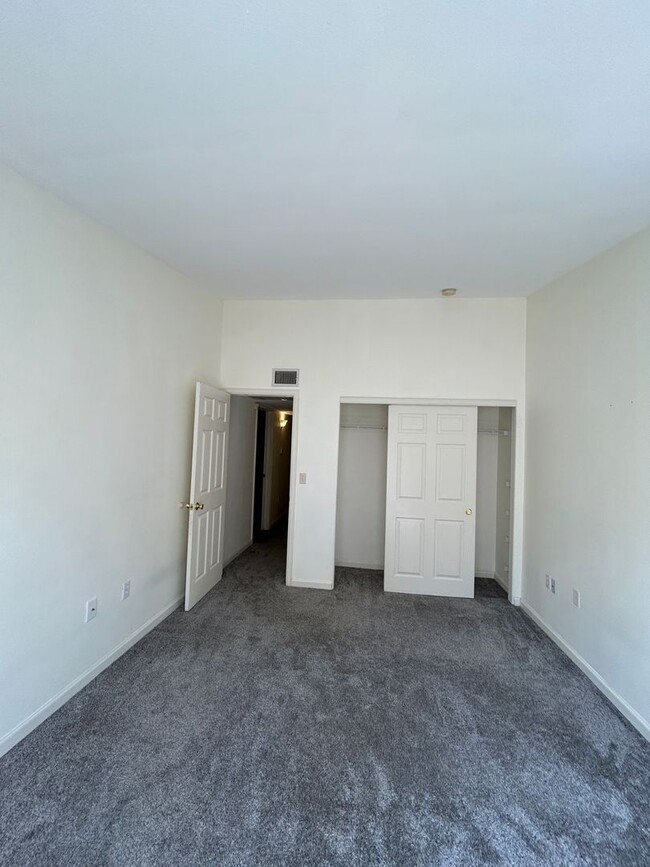 Building Photo - 2-bedroom Condo in Peaceful Broomfield Com...