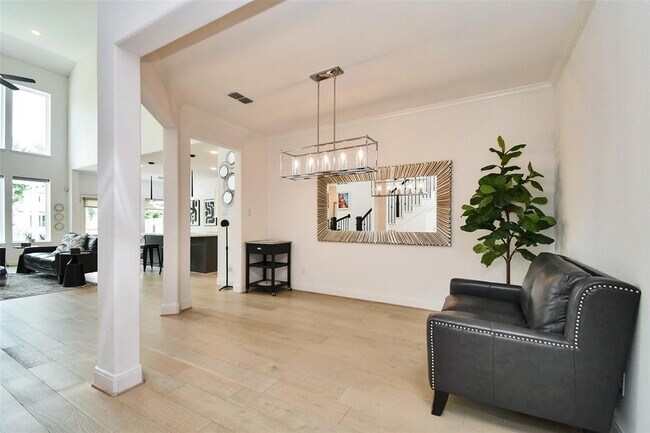 Building Photo - 8922 Stanley Oak Dr