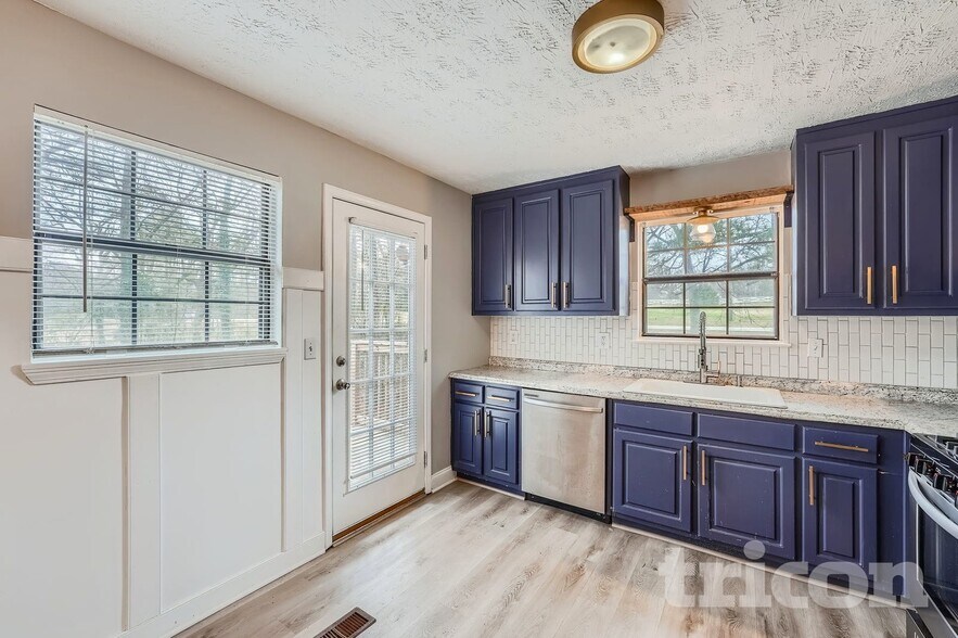 Building Photo - 4305 Treeline Way