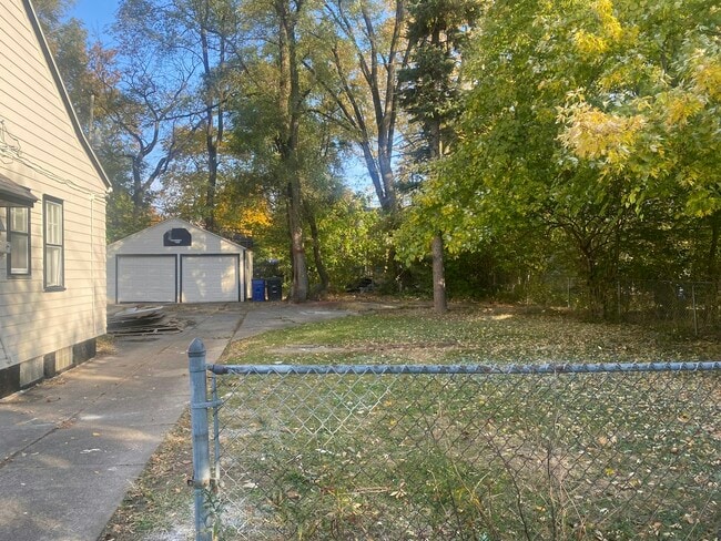 Building Photo - 12411 Harvard Ave