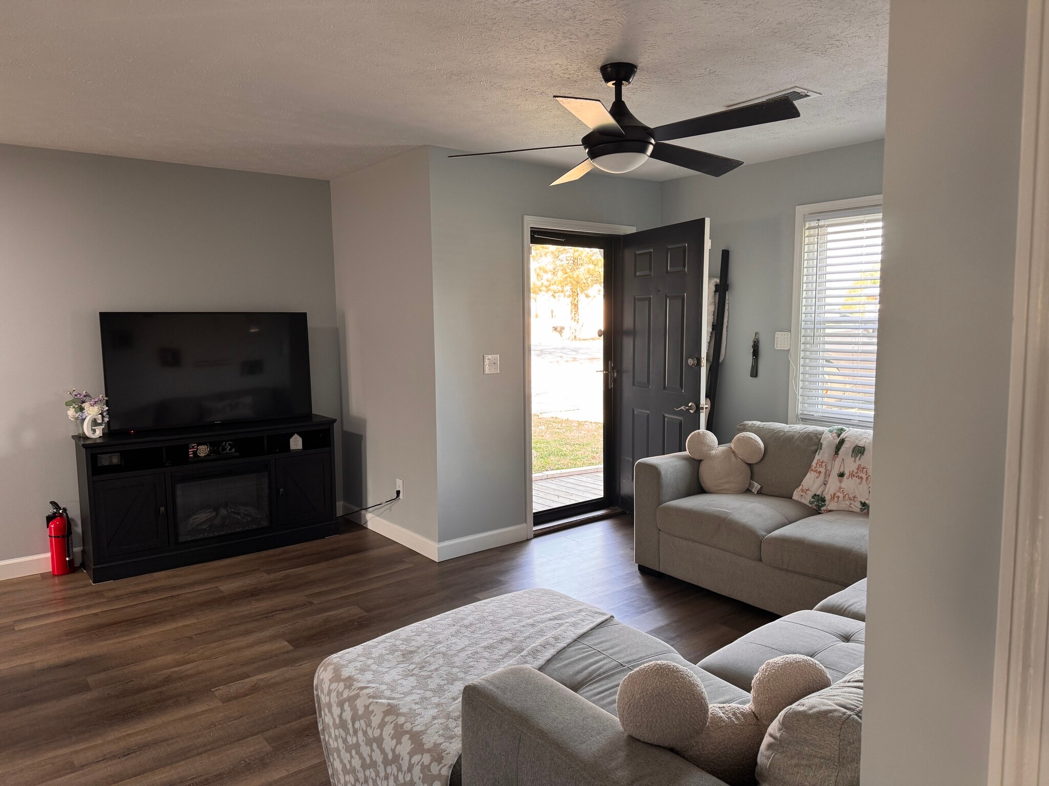 Building Photo - 135 Albany St