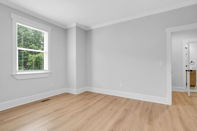 Building Photo - 108 Averill St