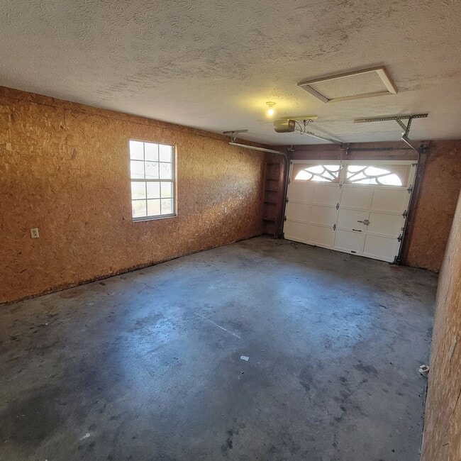 Building Photo - 3/2-Brick Ranch- Cookeville- 1 Car Garage
