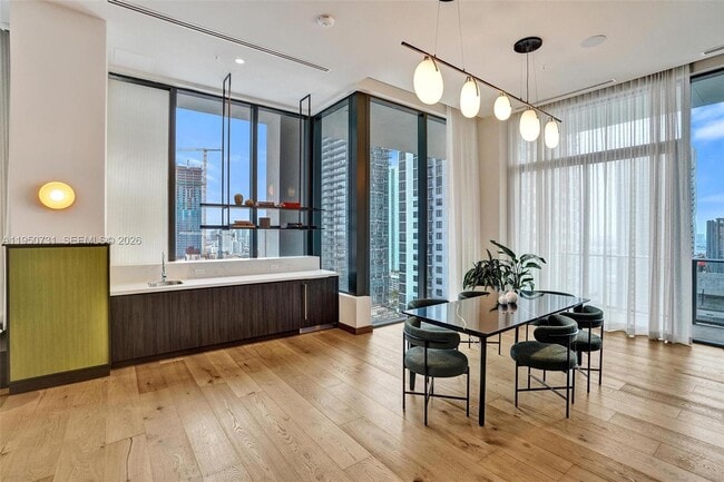 Building Photo - 11 NE 6th St