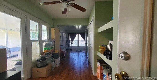 Building Photo - 3004 Suntan Ct SE