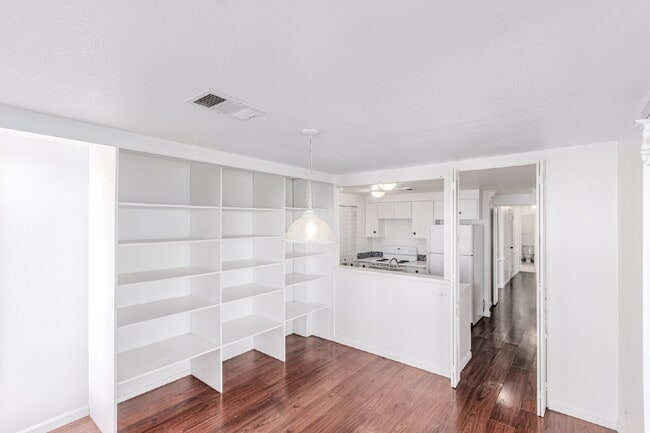 Building Photo - Three Bed / Two bath at Cherry Creek at th...