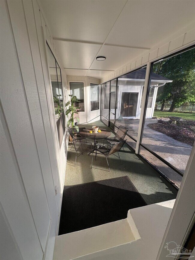Building Photo - 8755 Thunderbird Dr